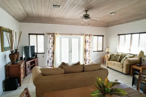 Beachfront Home & Lot Eleuthera BS