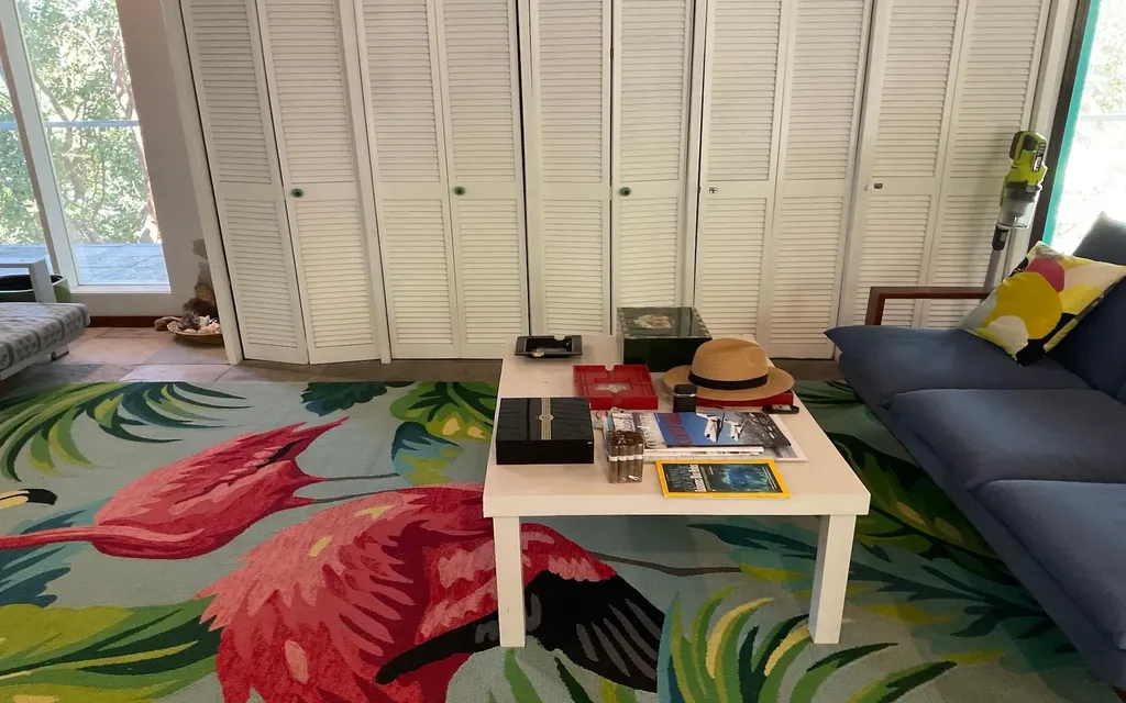 Estate In Bain's Bluff Long Island BS