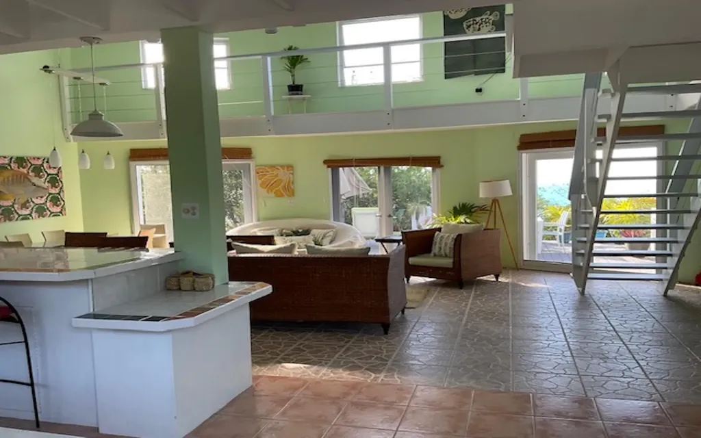 Estate In Bain's Bluff Long Island BS