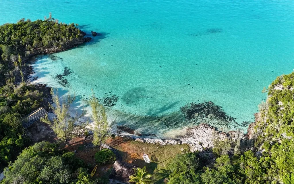 Estate In Bain's Bluff Long Island BS