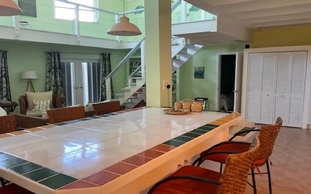 Estate In Bain's Bluff Long Island BS