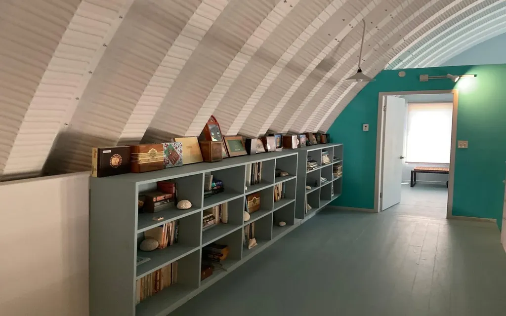 Estate In Bain's Bluff Long Island BS