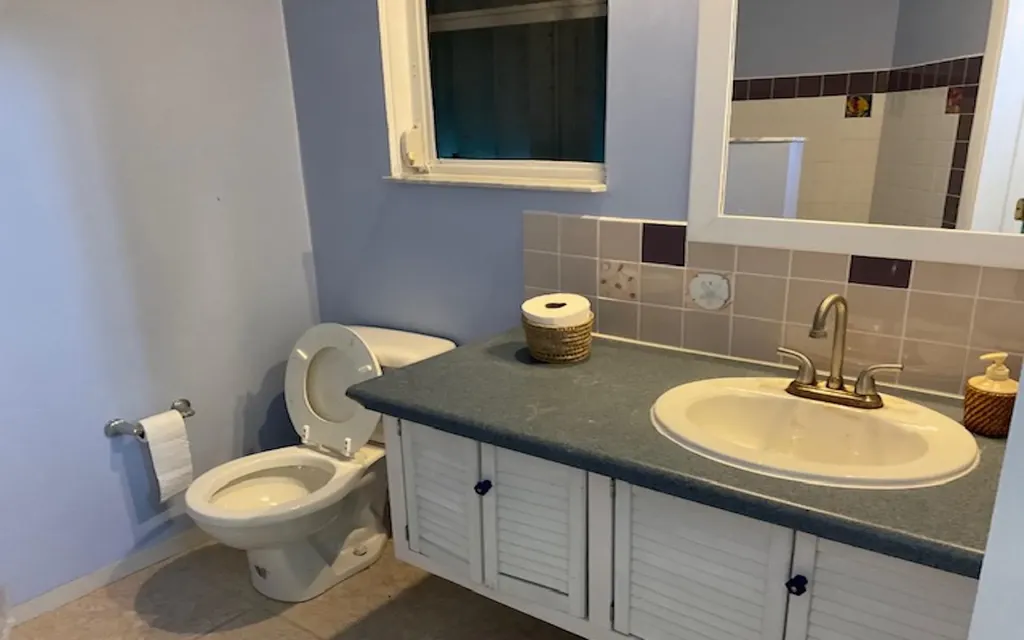 Estate In Bain's Bluff Long Island BS