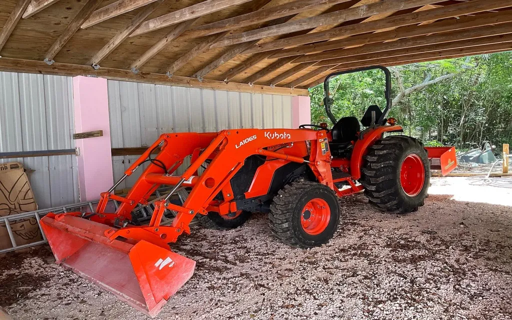 Estate In Bain's Bluff Long Island BS