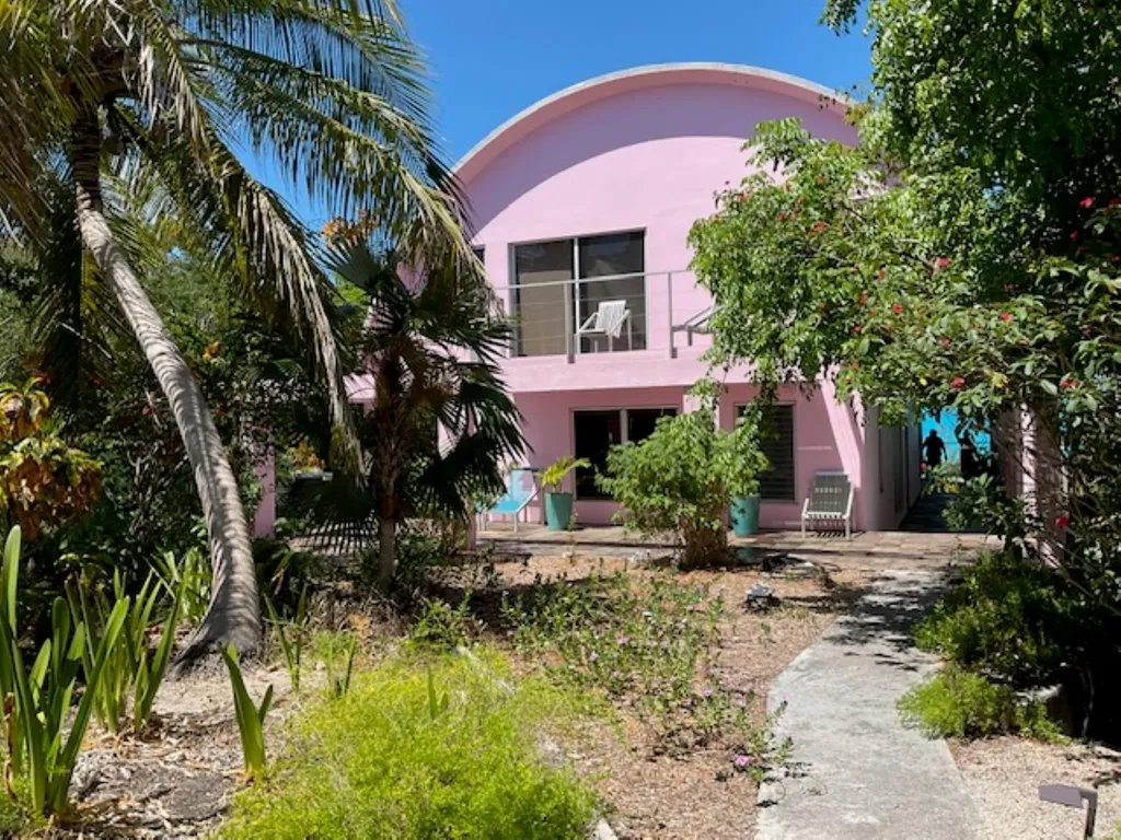 Estate In Bain's Bluff Long Island BS