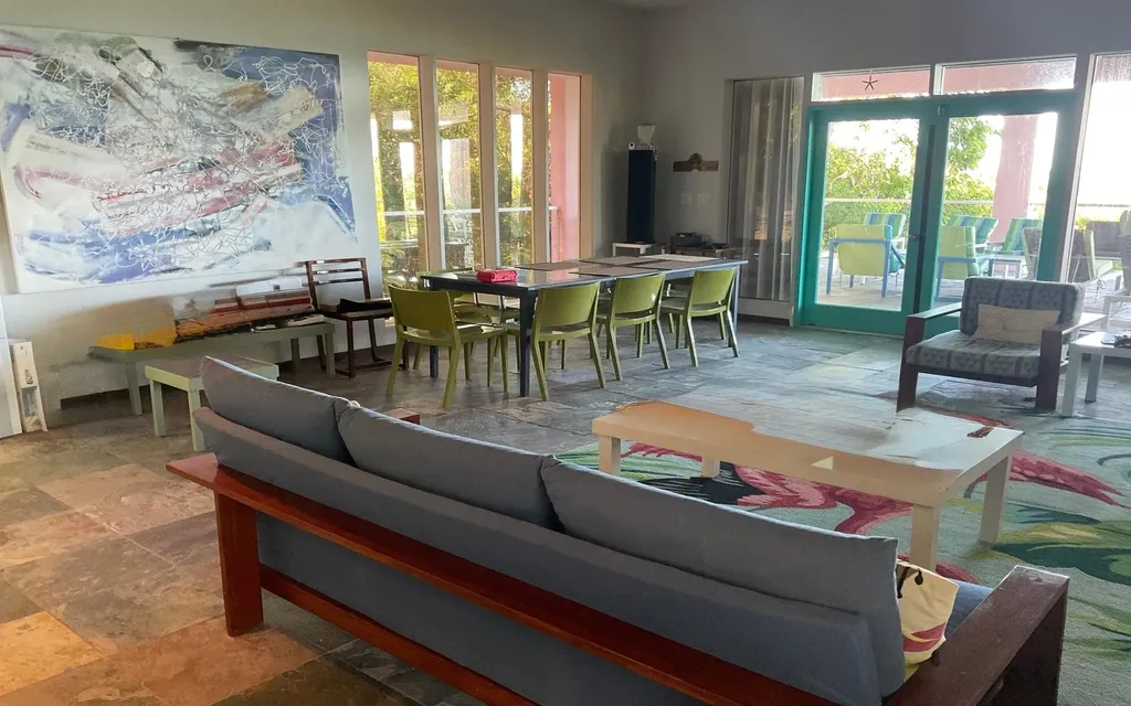 Estate In Bain's Bluff Long Island BS