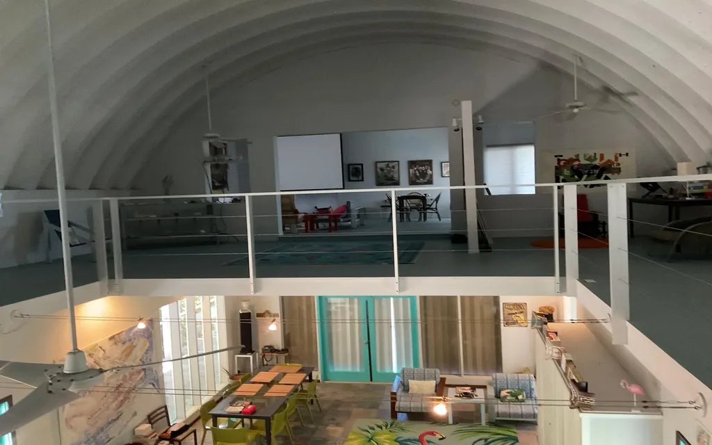 Estate In Bain's Bluff Long Island BS