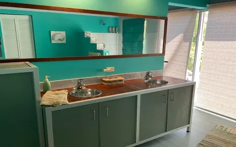 Estate In Bain's Bluff Long Island BS