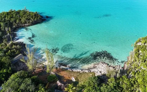 Estate In Bain's Bluff Long Island BS