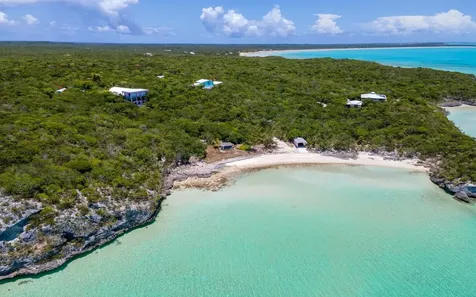 Estate In Bain's Bluff Long Island BS