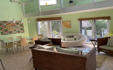 Estate In Bain's Bluff Long Island BS