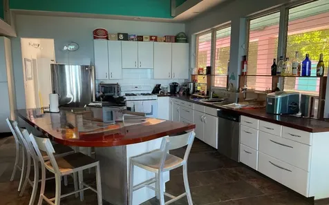 Estate In Bain's Bluff Long Island BS