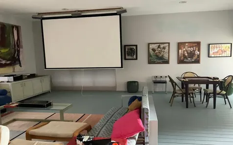 Estate In Bain's Bluff Long Island BS