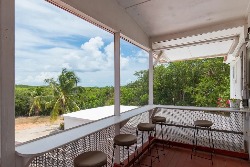 Sunny Days Eleuthera BS