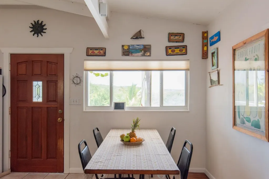 Sunny Days Eleuthera BS