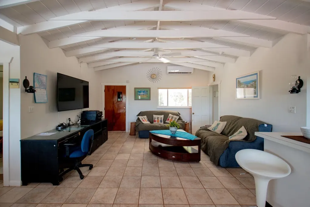 Sunny Days Eleuthera BS