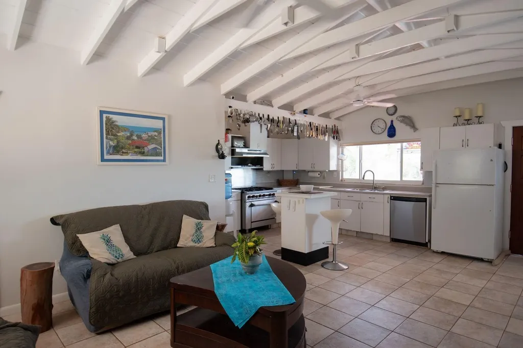 Sunny Days Eleuthera BS