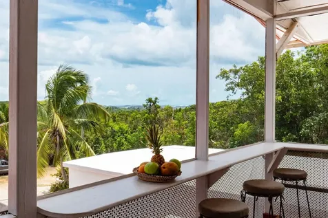 Sunny Days Eleuthera BS