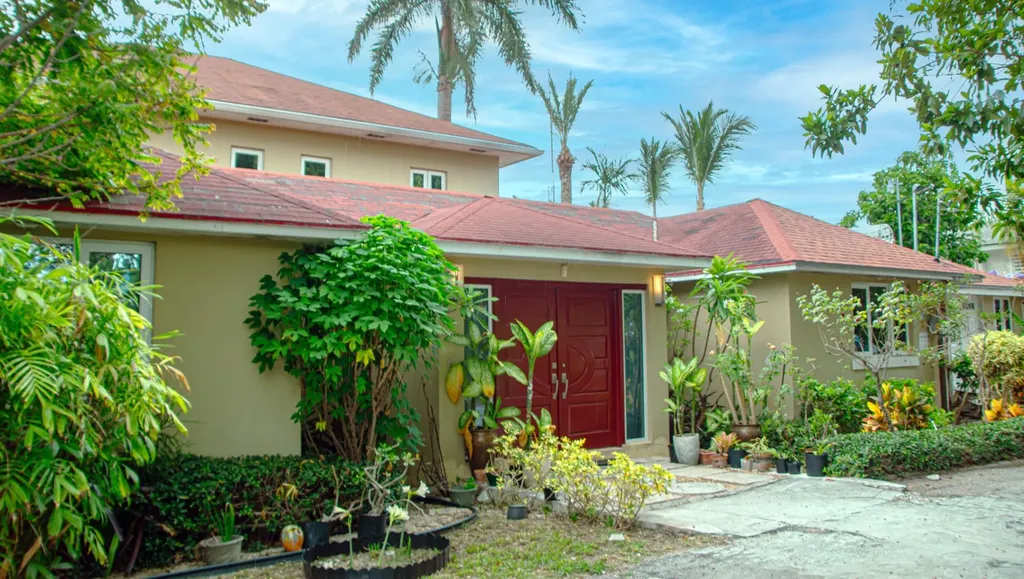 Pear Street 13 New Providence Paradise Island BS