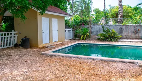 Pear Street 13 New Providence Paradise Island BS