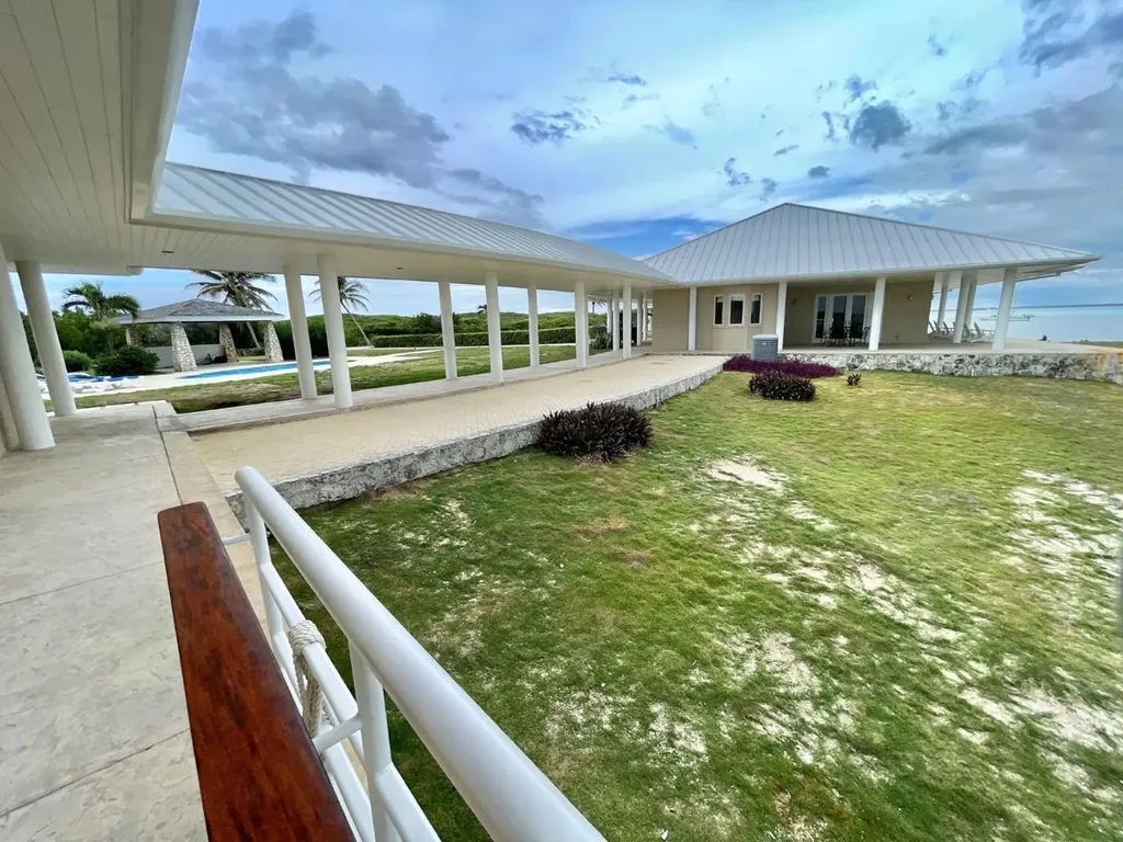 Tilloo Pond Estate Abaco BS