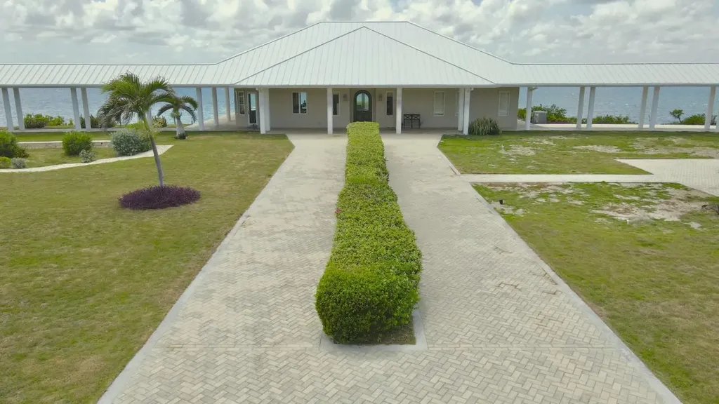 Tilloo Pond Estate Abaco BS