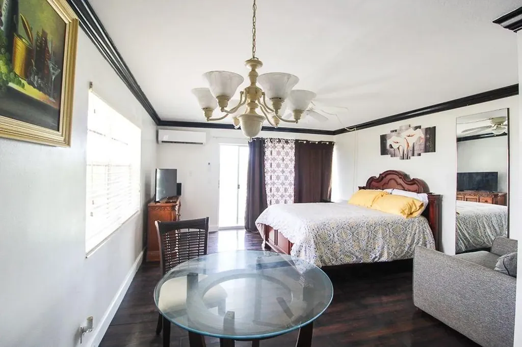 Cadwallader Jones 301 Grand Bahama Freeport BS