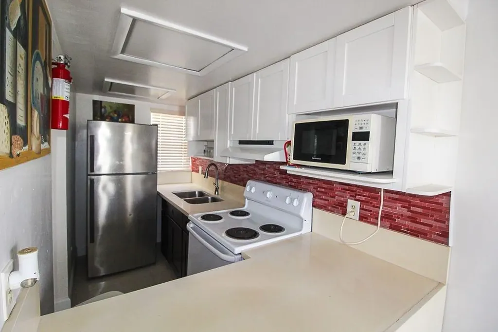 Cadwallader Jones 301 Grand Bahama Freeport BS