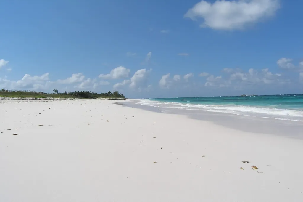 Plage Rose Beachfront Lot Eleuthera BS