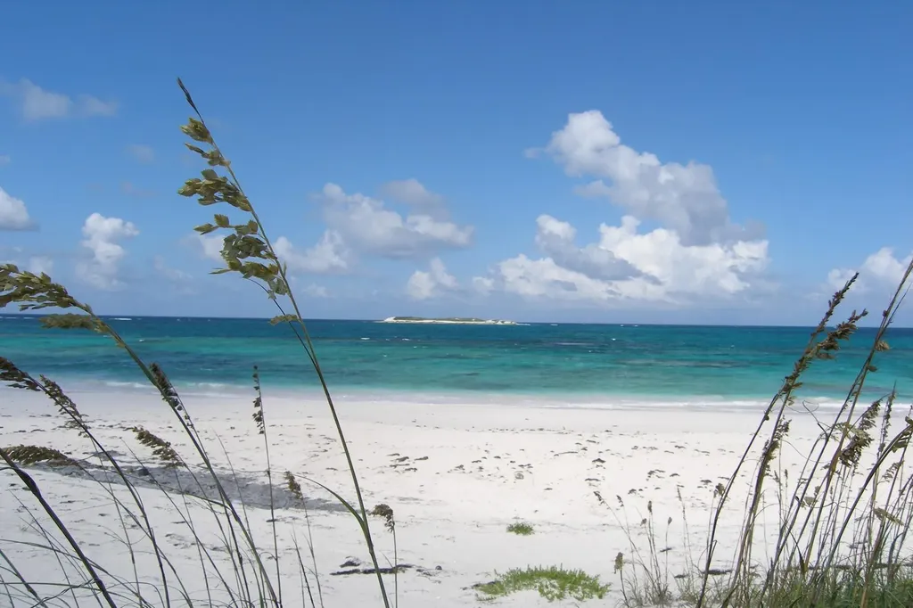 Plage Rose Beachfront Lot Eleuthera BS