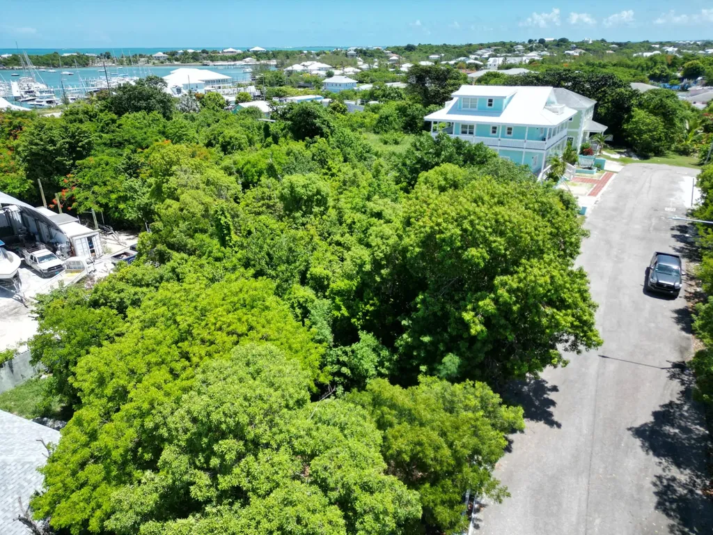 Sunrise Bay 37 Abaco BS