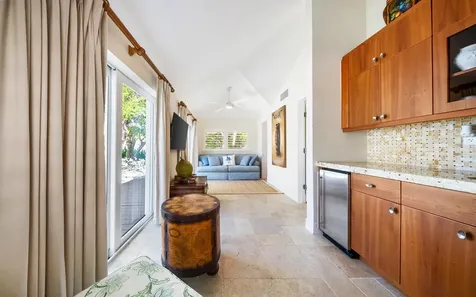 Twin Beaches, Cat Cay Cat Cay BS