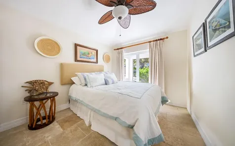 Twin Beaches, Cat Cay Cat Cay BS