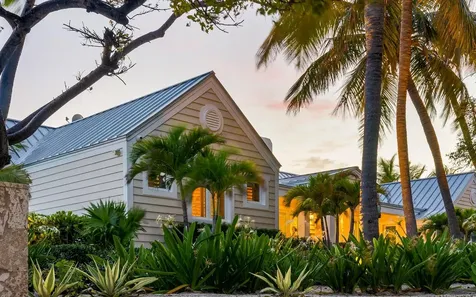 Twin Beaches, Cat Cay Cat Cay BS