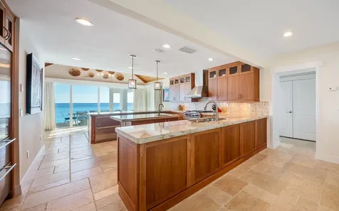 Twin Beaches, Cat Cay Cat Cay BS