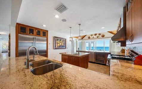 Twin Beaches, Cat Cay Cat Cay BS