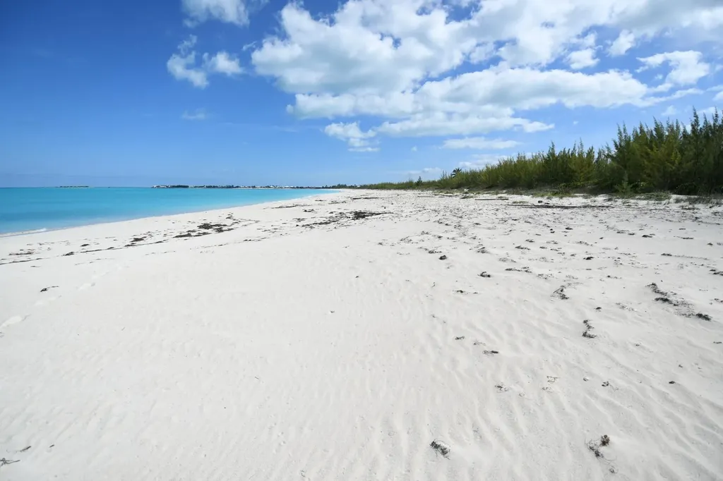Lot #6 Banyan Crescent, Multi Fam Abaco BS