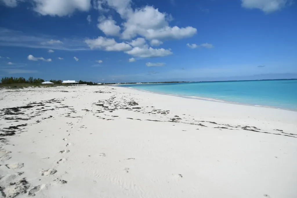 Banyan Crescent, Lot 9, Blk Abaco BS