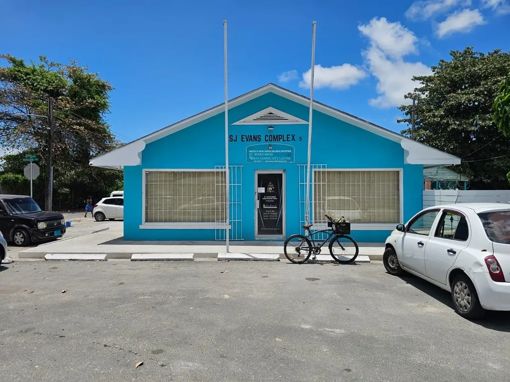 Coconut Grove Cot-mowc 23 New Providence Paradise Island BS