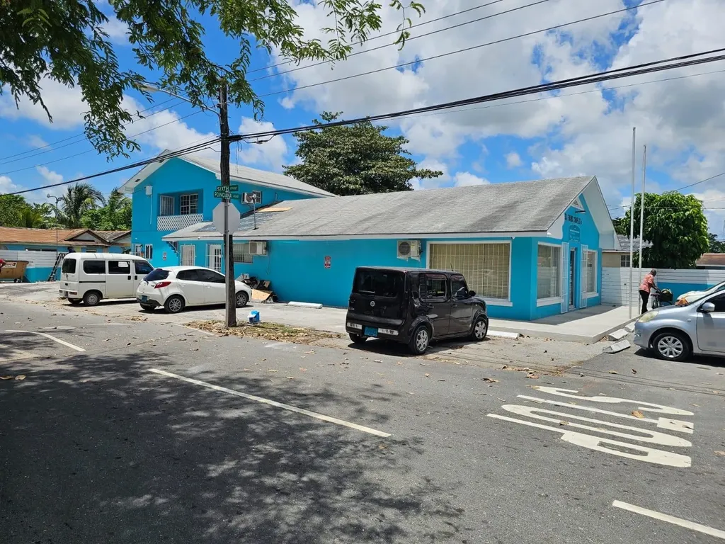 Coconut Grove Cot-mowc 23 New Providence Paradise Island BS