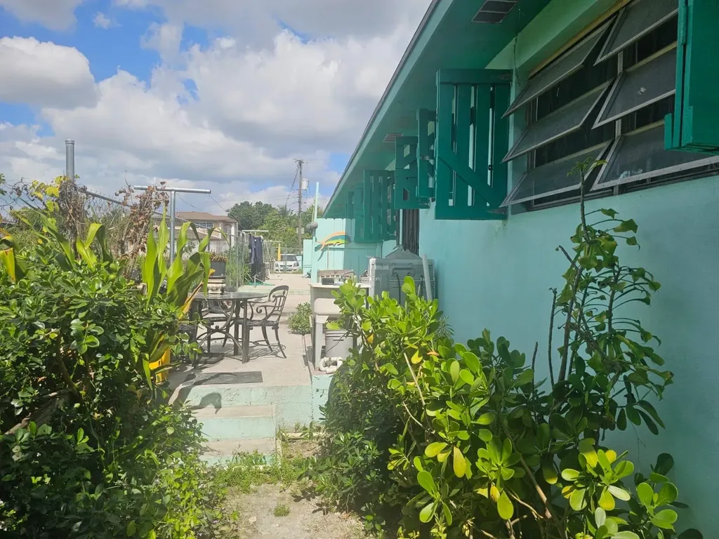 Malcolm Allotments 13 New Providence Paradise Island BS