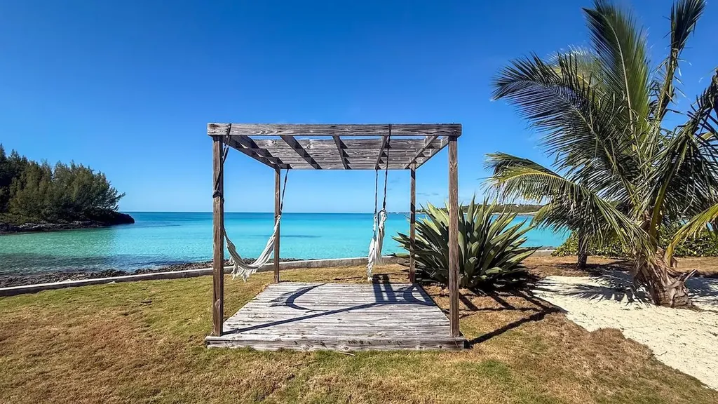 Beachfront Estate Eleuthera BS