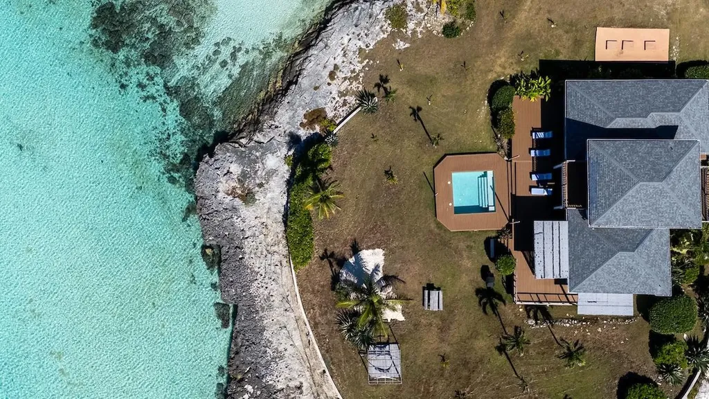 Beachfront Estate Eleuthera BS