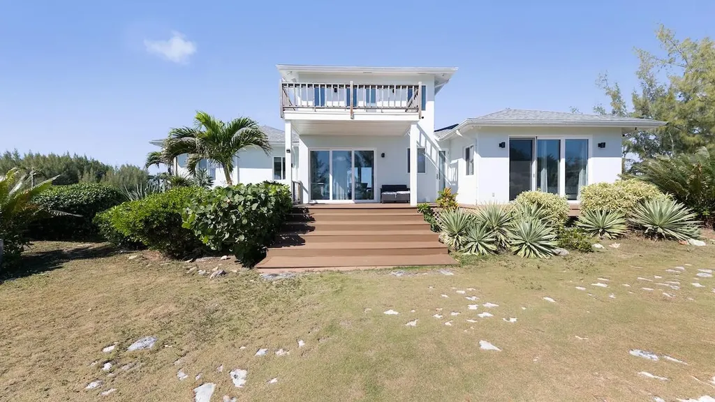 Beachfront Estate Eleuthera BS