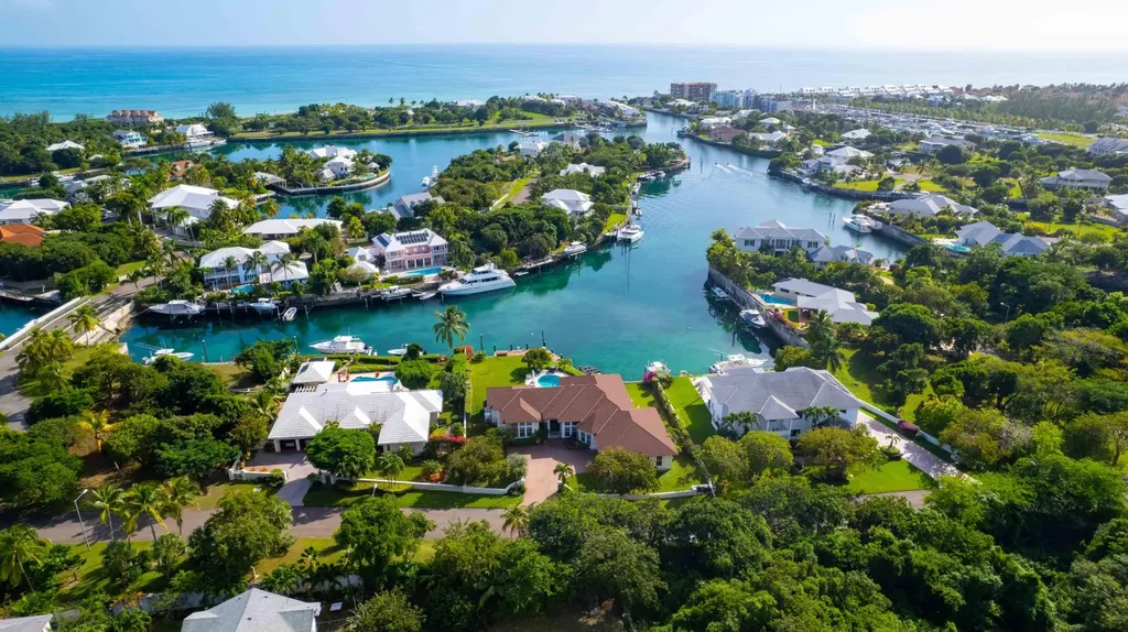 Canal Front Residence New Providence Paradise Island BS