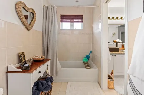 Amber Close East New Providence Paradise Island BS