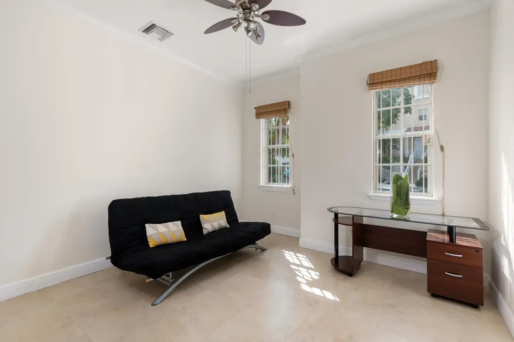 Gr-119 | The Balmoral New Providence Paradise Island BS