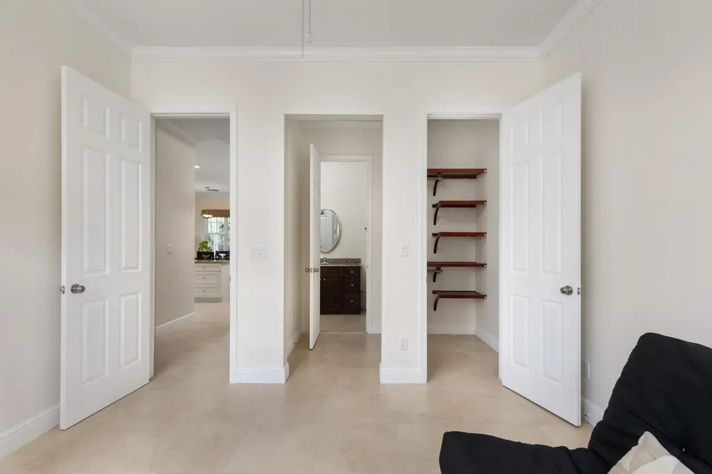 Gr-119 | The Balmoral New Providence Paradise Island BS