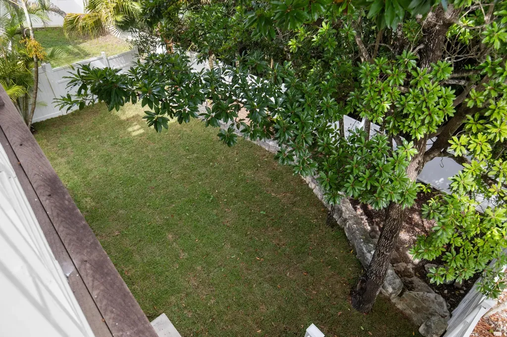 Gr-119 | The Balmoral New Providence Paradise Island BS