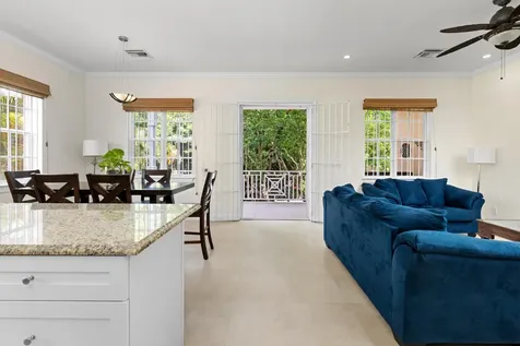 Gr-119 | The Balmoral New Providence Paradise Island BS